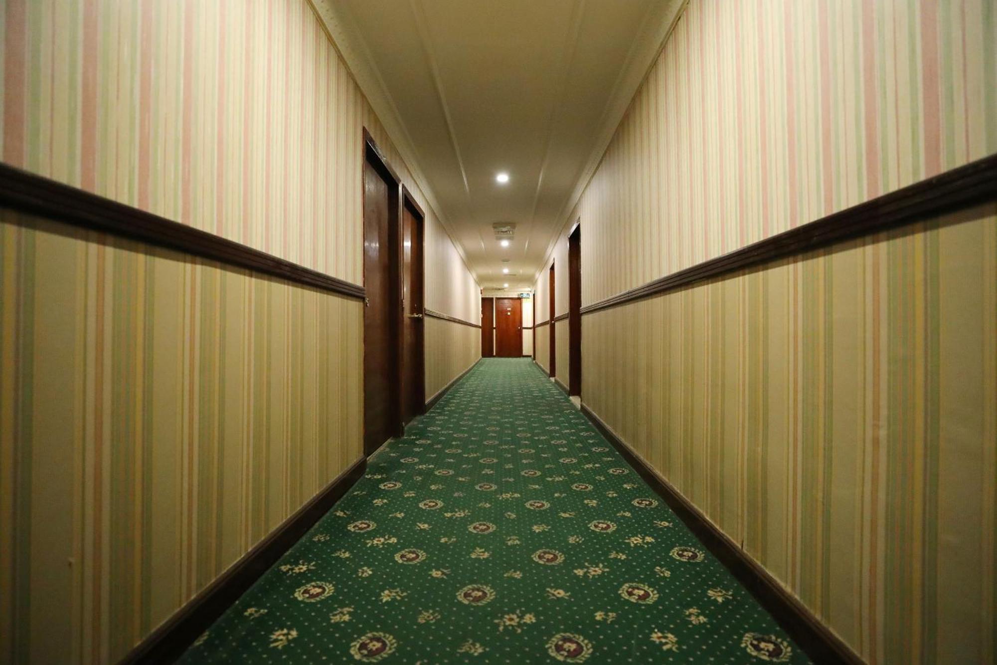 Oyo 112 Semiramis Hotel Манама Экстерьер фото
