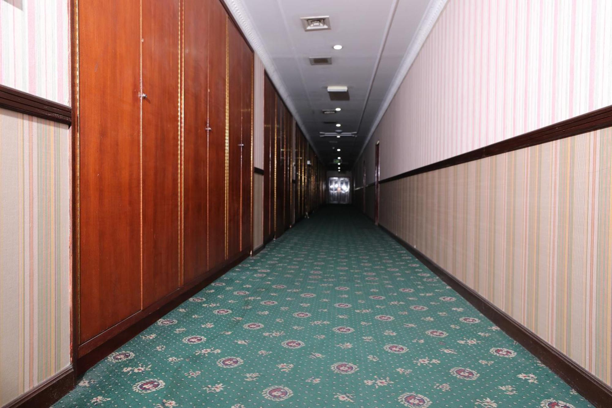 Oyo 112 Semiramis Hotel Манама Экстерьер фото
